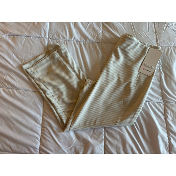 Lululemon Ribbed Softstreme Zip-Leg High-Rise Cropped Pant 25" Size 14 Cream NWT - Picture 12 of 14